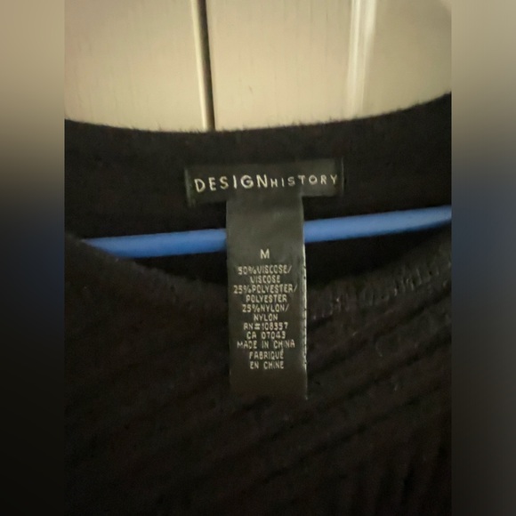 Black Sweater Size M - Picture 3 of 3